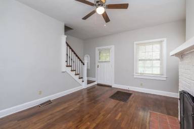 Main picture of 3 Dogwood Ln