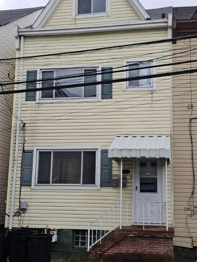 Main picture of 221 Taylor St