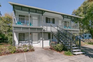 Main picture of 2201 Henderson Dr