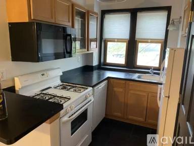 Main picture of 27 E Willis St