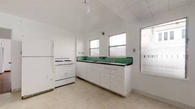 Main picture of 1429 Manhattan Ave