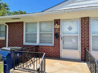 Main picture of 6216 E Lincoln St