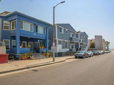 Main picture of 42 Navy St