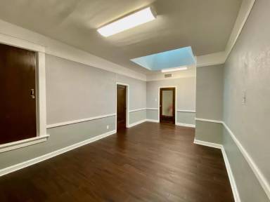 Main picture of 501 Delaware St