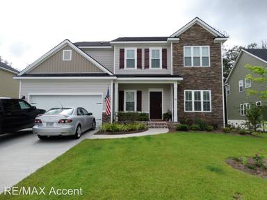 Main picture of 70 Waverly Ln