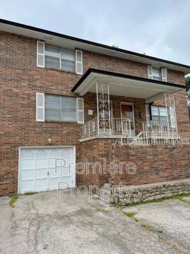 Main picture of 8722 W 70th St