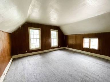 Main picture of 1315 W 5th St