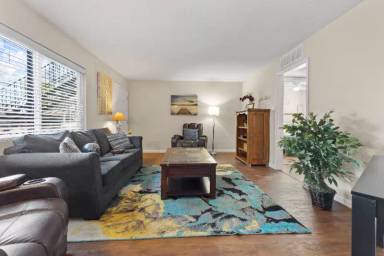 Main picture of 718 N Floral St