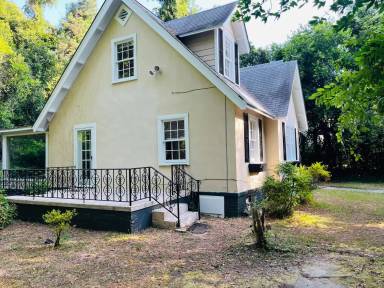 Main picture of 721 Kilbourne Rd