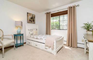 Main picture of 10 Putnam Rd