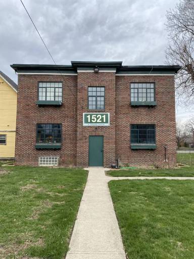 Main picture of 1521 N College Ave