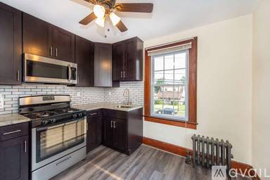 Main picture of 71 E Somerset St