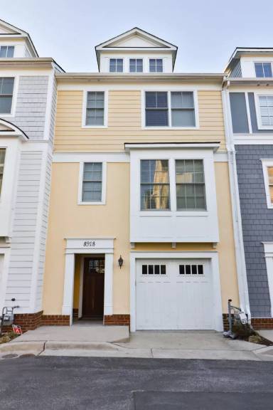 Main picture of 8918 Courts Way