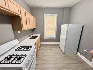 Main picture of 7841 S Drexel Ave