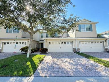 Main picture of 1563 Priory Cir