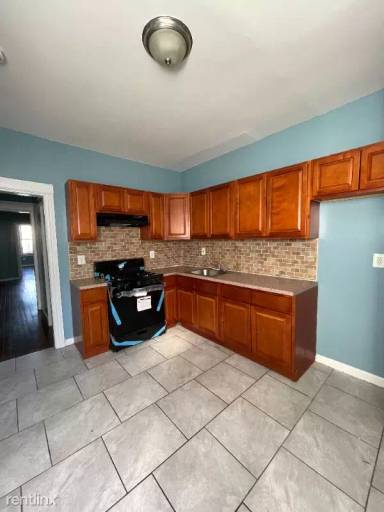 Main picture of 43 Dwight St