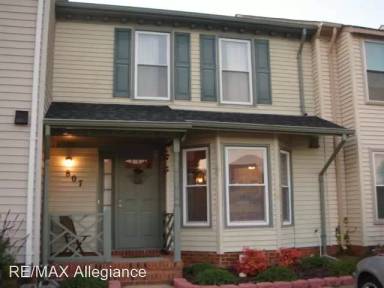 Main picture of 807 Foxmoore Ct