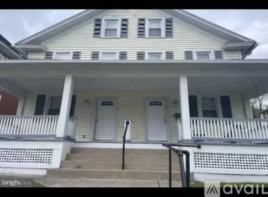 Main picture of 123 S Thomas St