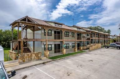 Main picture of 4392 S Highway 181