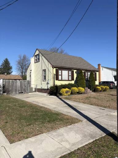 Main picture of 701 W Brooke Ave