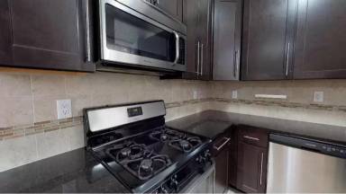 Main picture of 55 Monroe Pl