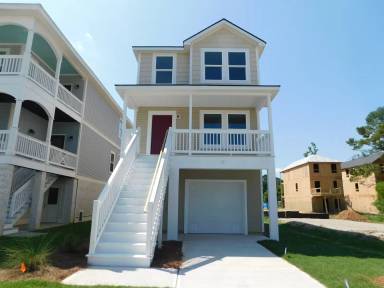 Main picture of 17 Bay Breeze Ln