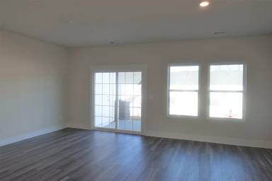 Main picture of 928 Yarn Way