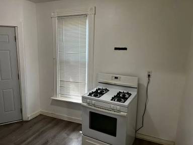 Main picture of 1046 Burr St