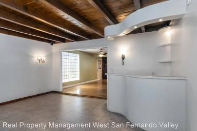 Main picture of 22459 Covello St