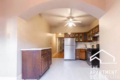 Main picture of 5828 N Kenmore Ave