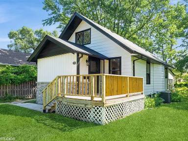 Main picture of 3215 E 8th St