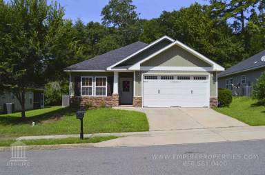 Main picture of 2418 Ludmila Ln