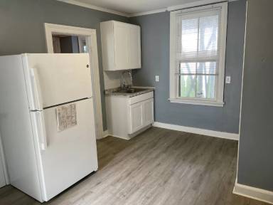 Main picture of 50 School St