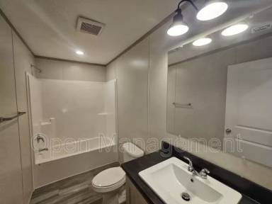 Main picture of 700 S 12th St