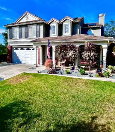 Main picture of 7815 Highwood Ave