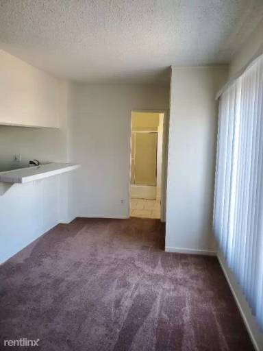 Main picture of 11920 Inglewood Ave