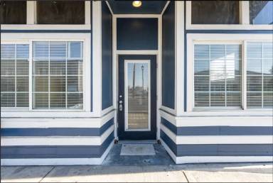 Main picture of 123 S Molalla Ave