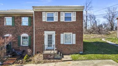 Main picture of 1658 Foxhaven Dr