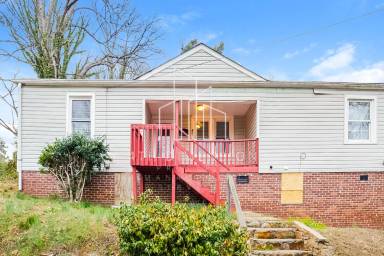 Main picture of 421 E Twenty-Fourth St