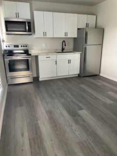 Main picture of 925 E McKinley St Apartments