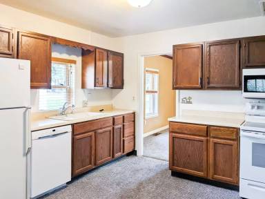 Main picture of 1304 N Elmwood Ave