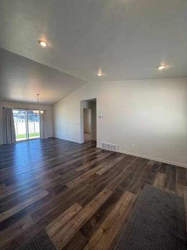 Main picture of 2057 Mahogany Ave