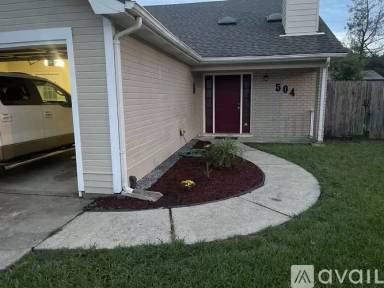 Main picture of 504 Mustang St