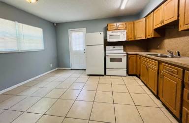 Main picture of 3102 E 33rd Ave