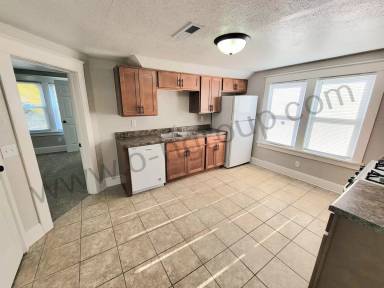 Main picture of 6411 32nd Ave