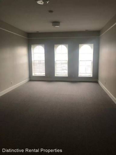 Main picture of 1010 1/2 Main St