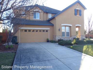 Main picture of 585 Canterbury Cir