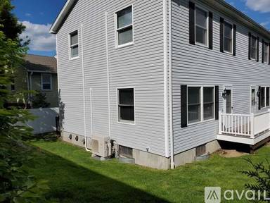 Main picture of 52 Weaver St