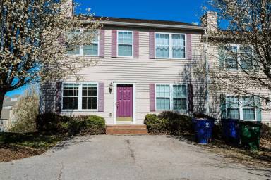 Main picture of 1055 Oaktree Blvd