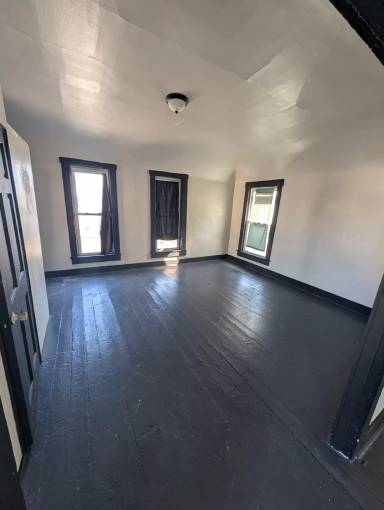 Main picture of 241 Chestnut Ave